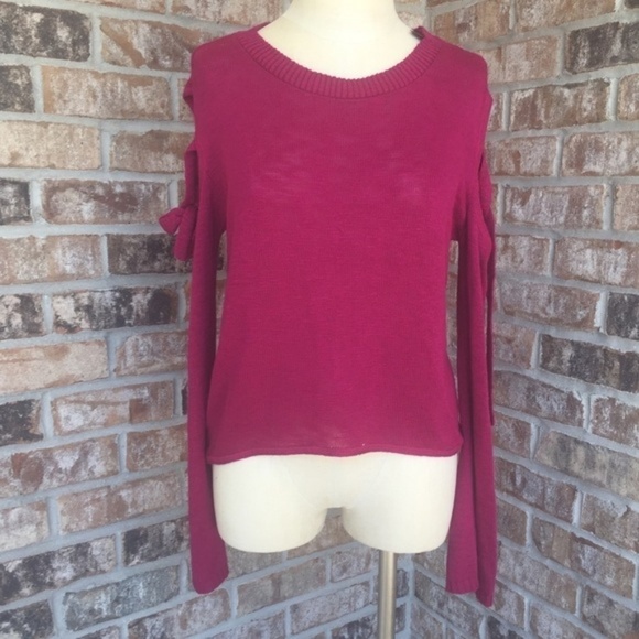 NWT Express Cold Shoulder Hi-lo Long Sleeves Top - Picture 1 of 6